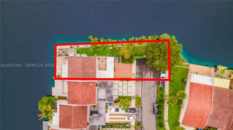 7282 Jacaranda Ln, Miami Lakes FL - photo 6 of 61