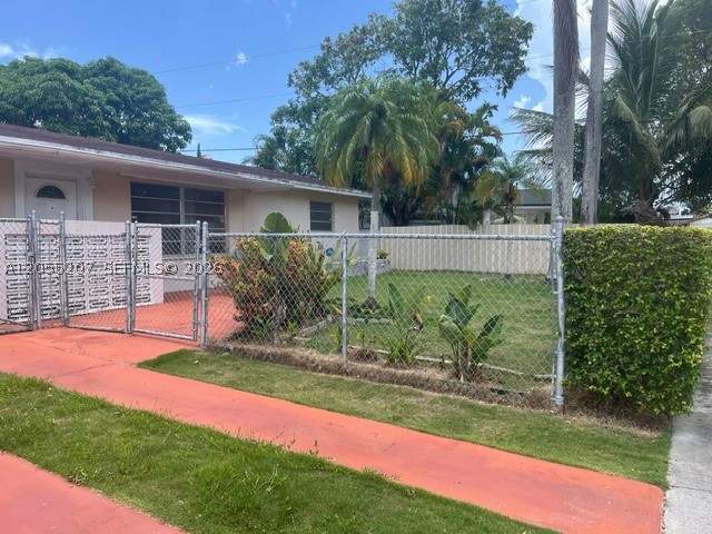 3 bedroom SingleFamilyResidence at 17861 SW 112th Pl, Green Hills Sec 2, Miami — photo 2