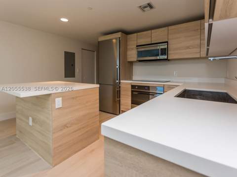 16385 Biscayne Blvd 1103, North Miami Beach FL - photo 11 of 57