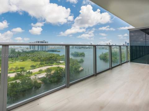 16385 Biscayne Blvd 1103, North Miami Beach FL - photo 14 of 57