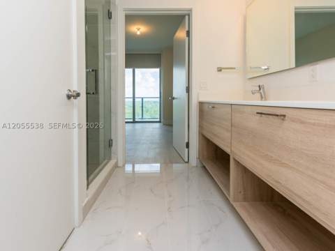 16385 Biscayne Blvd 1103, North Miami Beach FL - photo 24 of 57