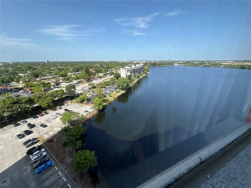 1 bedroom Condominium at 1301 NE Miami Gardens Dr 1403W, Buckley Towers Condo - Ea, Miami — photo 2