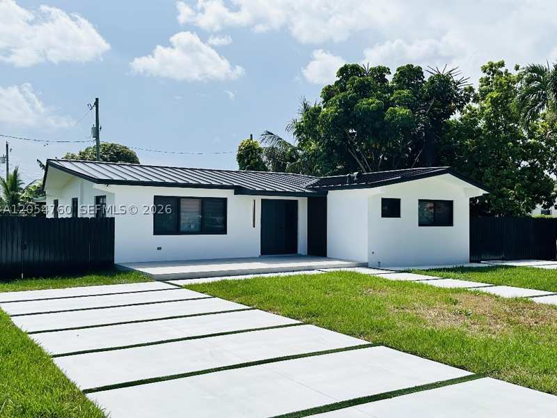 3 bedroom SingleFamilyResidence at 430 SW 100th Ave, Richardson-Kellett Land C, Sweetwater — photo 1