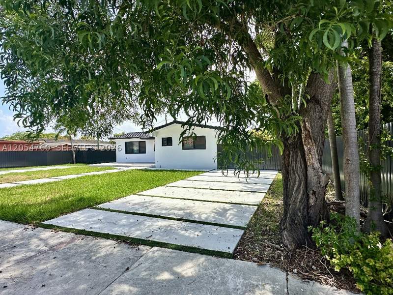 3 bedroom SingleFamilyResidence at 430 SW 100th Ave, Richardson-Kellett Land C, Sweetwater — photo 4