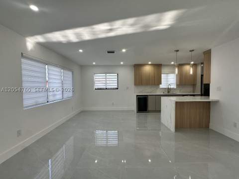 430 SW 100th Ave, Sweetwater FL - photo 9 of 40