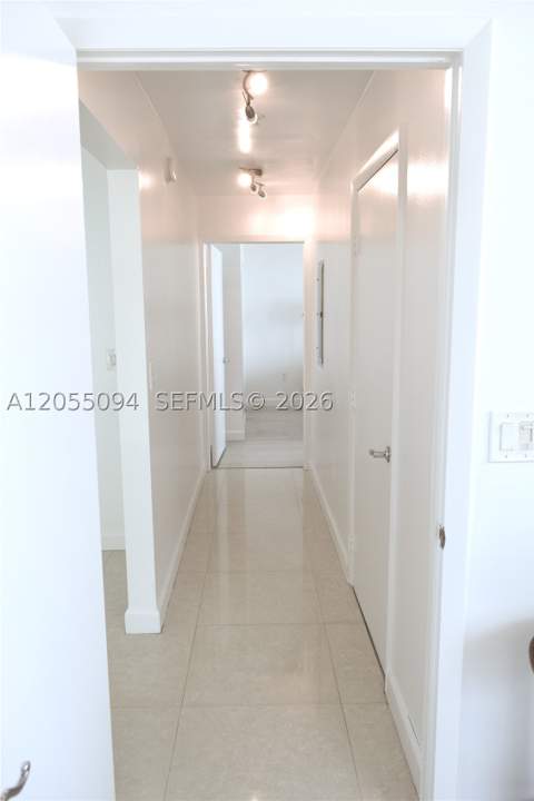 31 SE 5th St 3712, Miami FL - photo 11 of 23