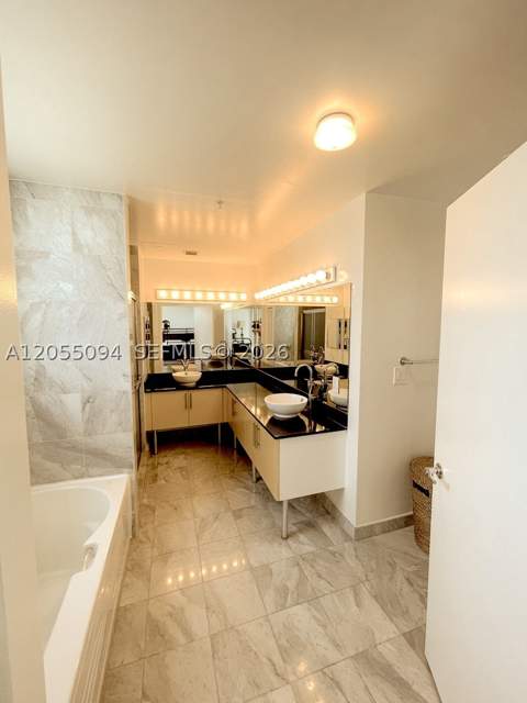 31 SE 5th St 3712, Miami FL - photo 15 of 23