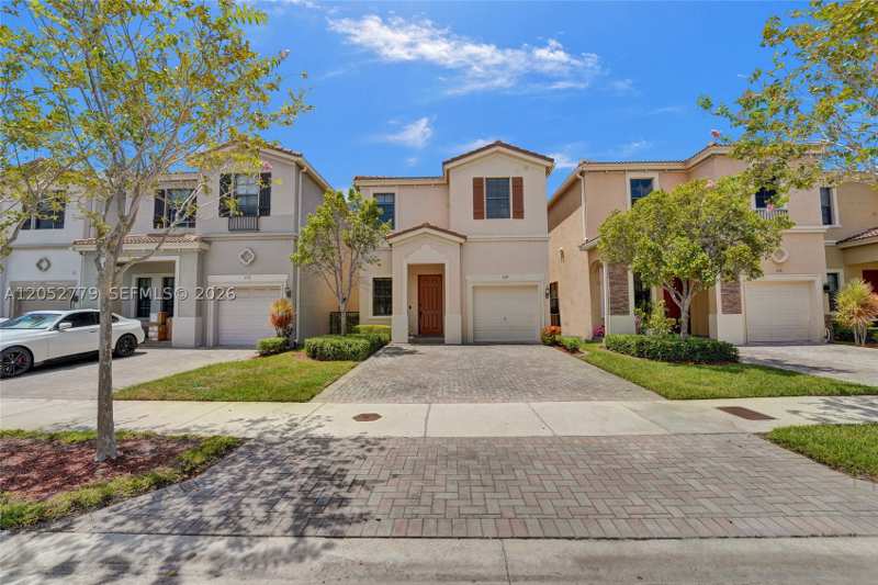 4 bedroom SingleFamilyResidence at 650 NE 191st Ter, Champion Lakes, Miami — photo 1