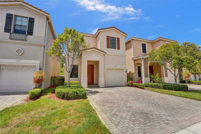 4 bedroom SingleFamilyResidence at 650 NE 191st Ter, Champion Lakes, Miami — photo 2