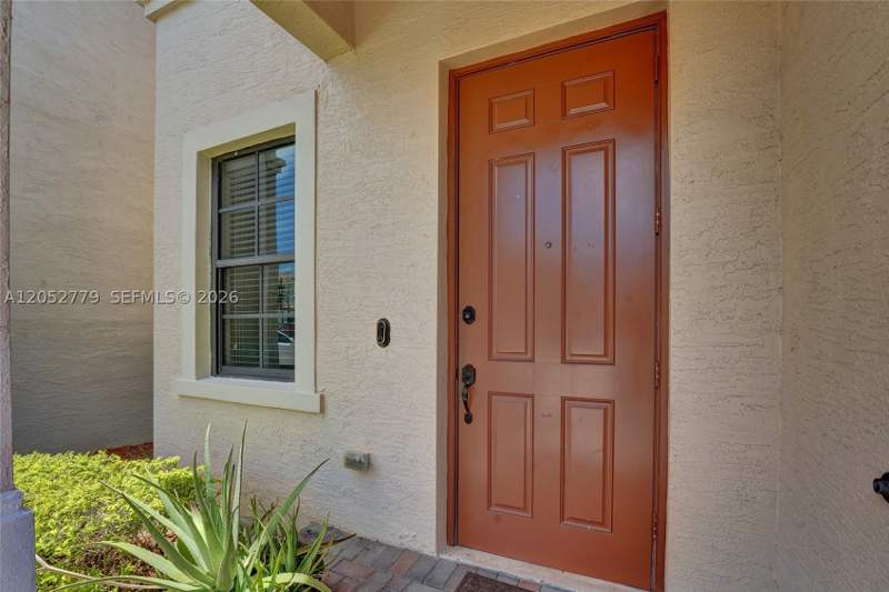 4 bedroom SingleFamilyResidence at 650 NE 191st Ter, Champion Lakes, Miami — photo 3