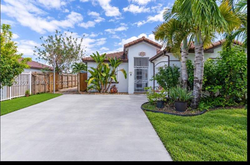 3 bedroom SingleFamilyResidence at 25237 SW 133 Pl, Elise Estates, Homestead — photo 2