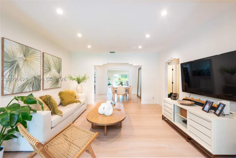 3 bedroom SingleFamilyResidence at 4155 Pamona Ave, Utopia, Miami — photo 5