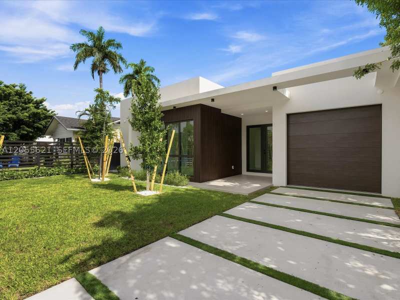 4 bedroom SingleFamilyResidence at 1621 SW 11th Ter, Shenandoah, Miami — photo 1