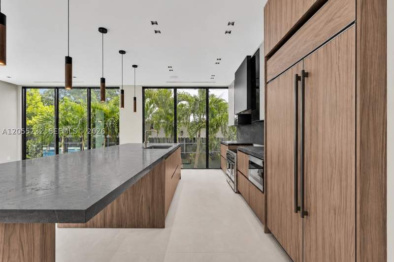 4 bedroom SingleFamilyResidence at 6020 Alton Rd, La Gorce Golf Sub, Miami Beach — photo 3