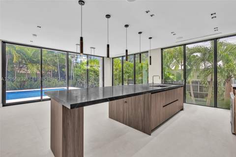6020 Alton Rd, Miami Beach FL - photo 8 of 30
