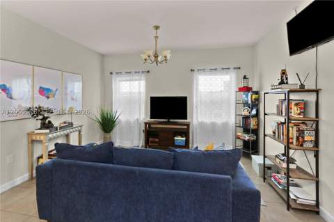 3124 SE 2nd Dr, Homestead FL - photo 6 of 34