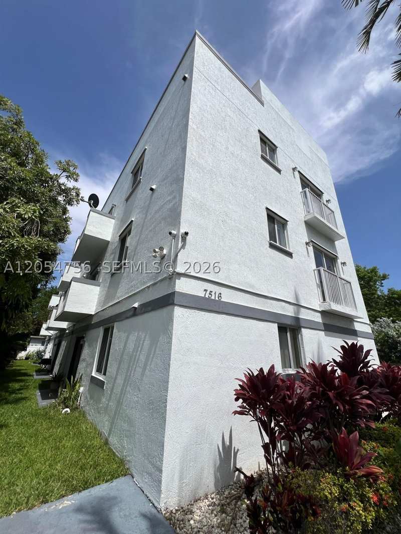 2 bedroom Condominium at 7516 NE 1st Ave 203, Le Terrace Condo, Miami — photo 1