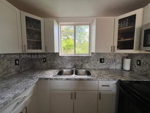 7516 NE 1st Ave 203, Miami FL - photo 16 of 54