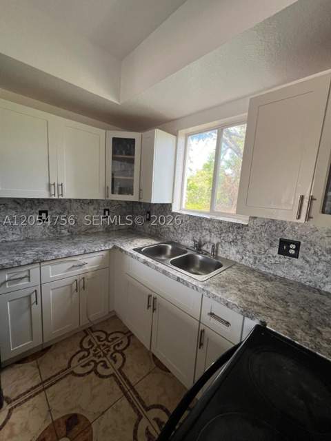 7516 NE 1st Ave 203, Miami FL - photo 17 of 54