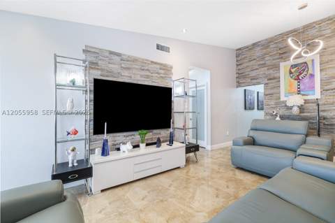 11425 NW 88th Ct, Hialeah Gardens FL - photo 8 of 46