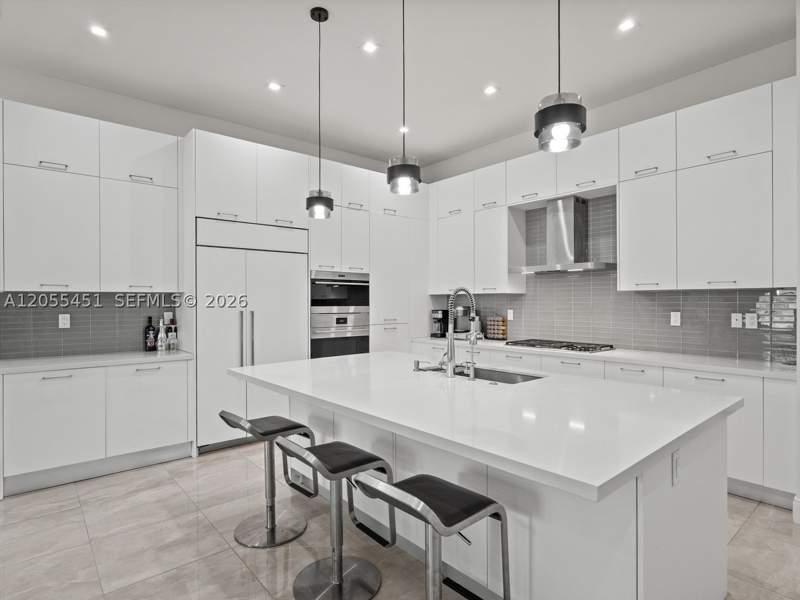 4 bedroom SingleFamilyResidence at 8143 NW 47th Ter, Downtown Doral South Phas, Doral — photo 2