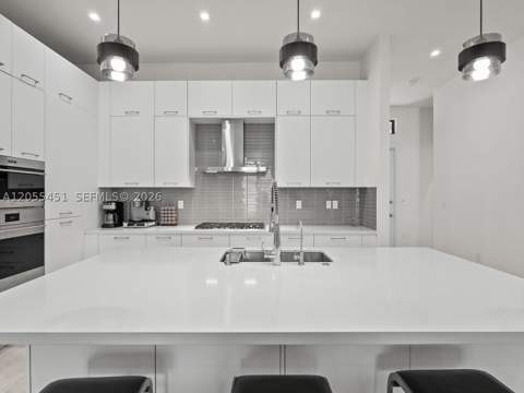 8143 NW 47th Ter, Doral FL - photo 9 of 56