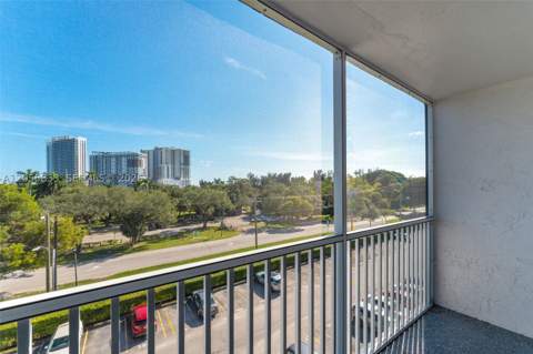 16851 NE 23rd Ave A516, North Miami Beach FL - photo 21 of 29