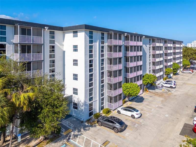 1 bedroom Condominium at 16851 NE 23rd Ave A516, Woodside Apts Condo, North Miami Beach — photo 5