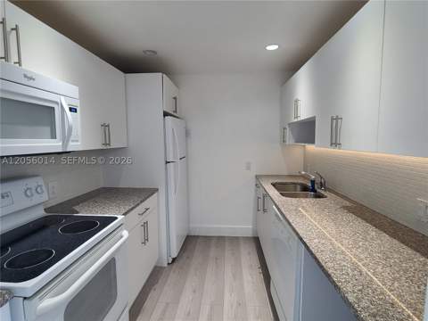 3625 N Country Club Dr 2408, Aventura FL - photo 8 of 18