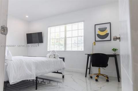 935 NE 164th St, North Miami Beach FL - photo 7 of 25