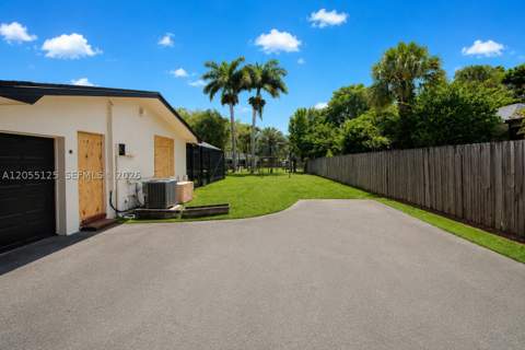 16842 SW 86th Ave, Palmetto Bay FL - photo 24 of 26