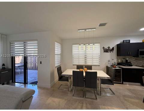 7022 NW 102nd Pl, Doral FL - photo 17 of 56