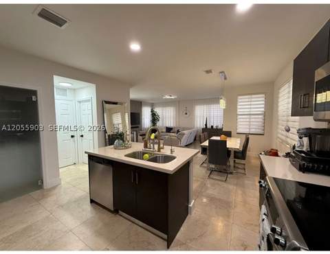 7022 NW 102nd Pl, Doral FL - photo 18 of 56