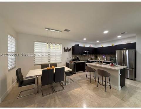 7022 NW 102nd Pl, Doral FL - photo 19 of 56