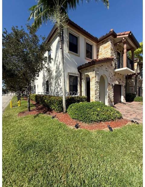 7022 NW 102nd Pl, Doral FL - photo 6 of 56