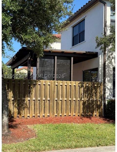 7022 NW 102nd Pl, Doral FL - photo 7 of 56