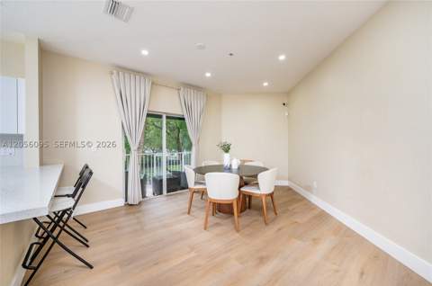 5600 NW 114th Pl 209, Doral FL - photo 8 of 26