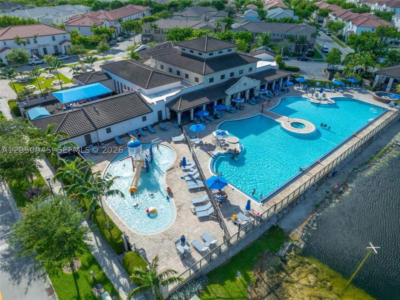 5 bedroom Townhouse at 17087 SW 93rd St, Kendall Square, Miami — photo 5