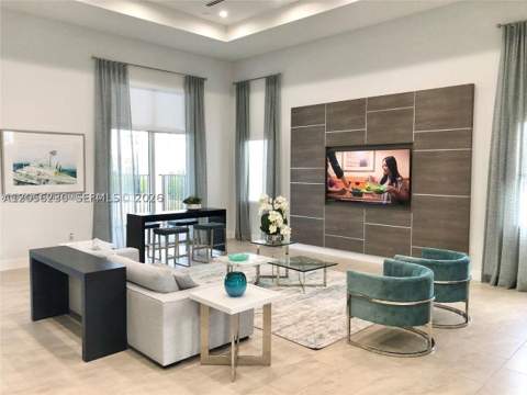 2737 SE 17th St, Homestead FL - photo 6 of 25