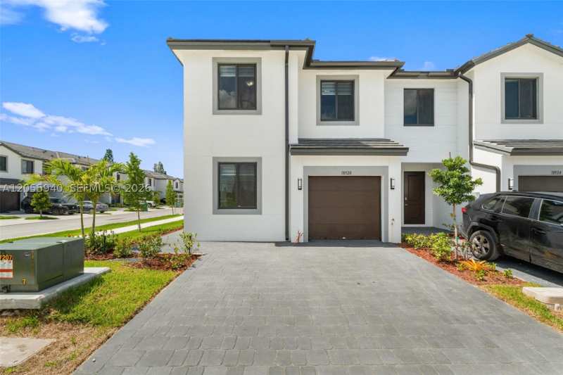4 bedroom Townhouse at 18920 SW 344th Ter, Century Park Square, Homestead — photo 1