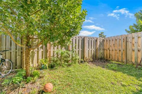 417 NW 12th Pl, Florida City FL - photo 16 of 24