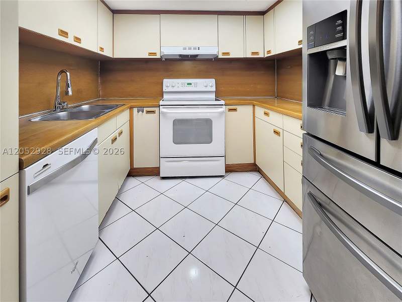 2 bedroom Condominium at 9070 SW 125th Ave A203, Kenland Bend South Condo, Miami — photo 3