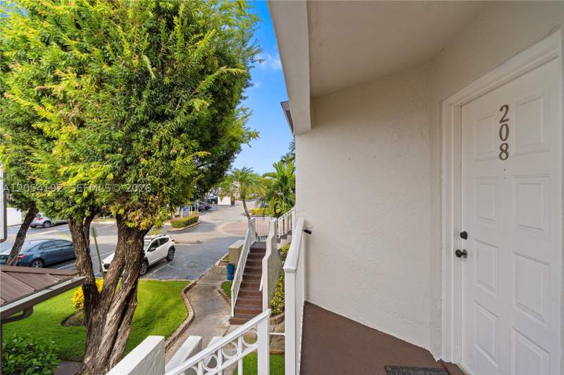 2 bedroom Condominium at 8585 NW 6th Ln 9-208, Coral Pointe Townhomes Co, Miami — photo 2