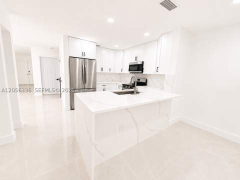 17343 NW 66th Pl, Hialeah FL - photo 7 of 20
