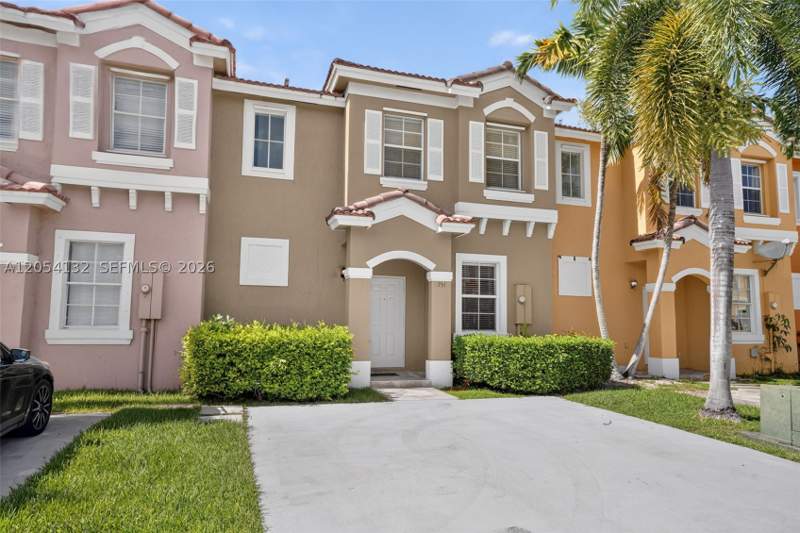 3 bedroom Townhouse at 751 SE 2nd St, Casa Del Sur, Homestead — photo 2