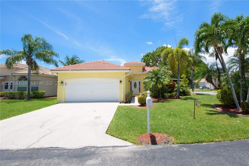 3 bedroom SingleFamilyResidence at 460 SE 24th Dr, Keys-Gate No 1, Homestead — photo 2