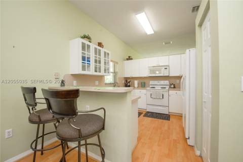 460 SE 24th Dr, Homestead FL - photo 9 of 30