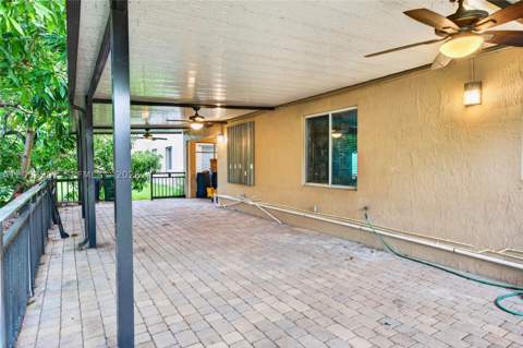 20623 NW 11th Ave, Miami Gardens FL - photo 11 of 27