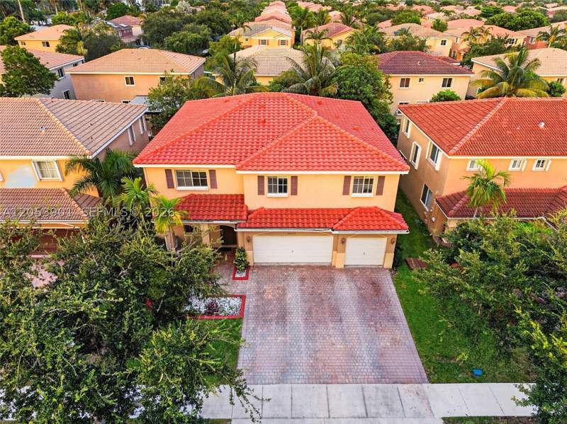 6 bedroom SingleFamilyResidence at 20623 NW 11th Ave, Sport Acres, Miami Gardens — photo 3