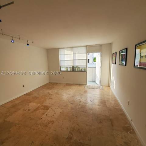 245 18th St 403, Miami Beach FL - photo 10 of 20